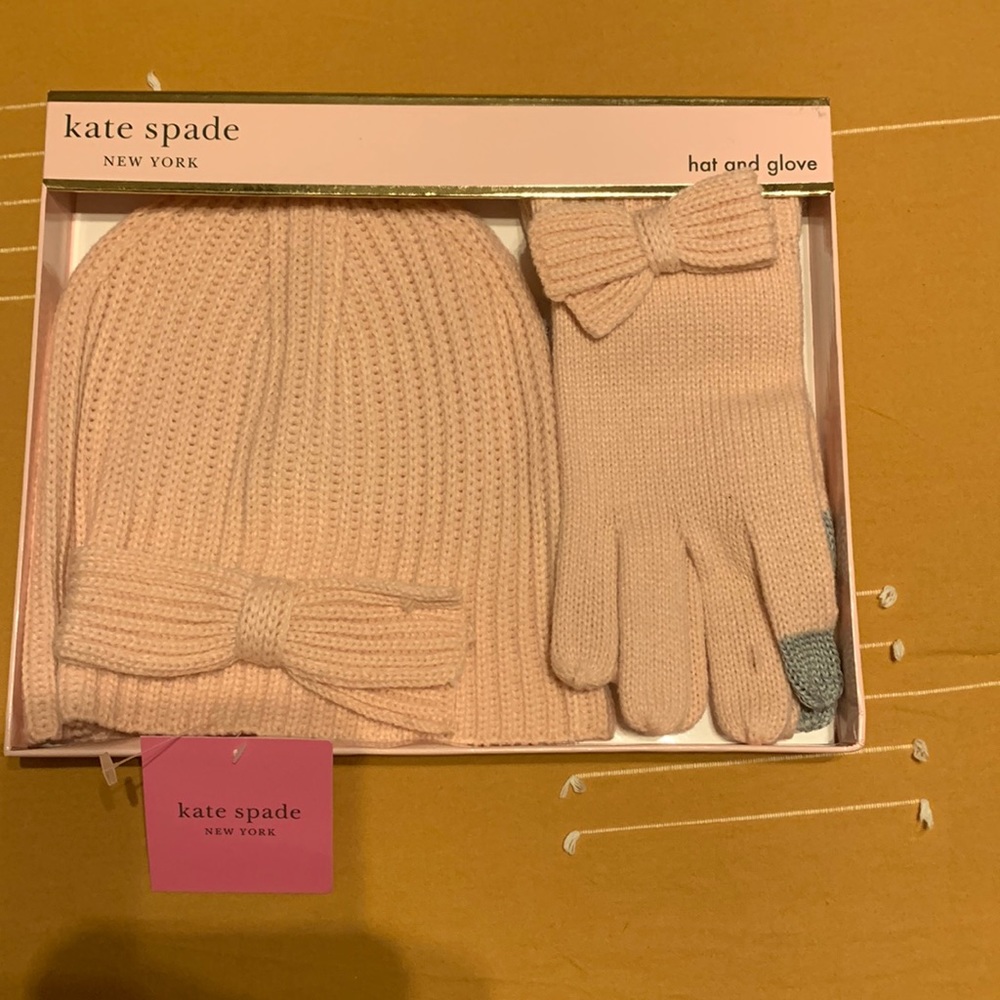 Hat and gloves pink brand new never worn